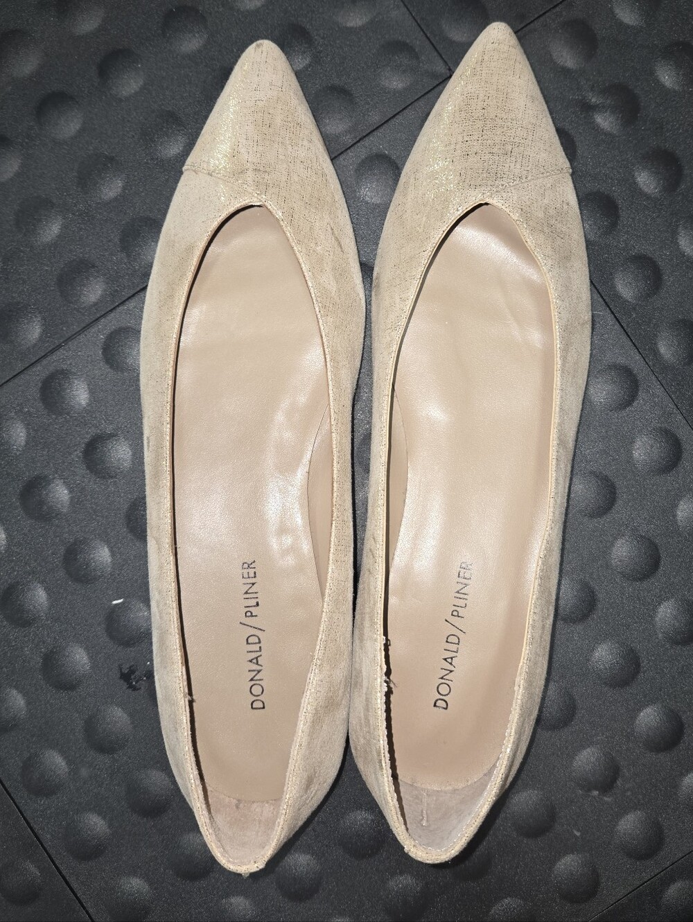 Donald Pliner Champagne Metallic Pointed-Toe Flats - Womens 9
